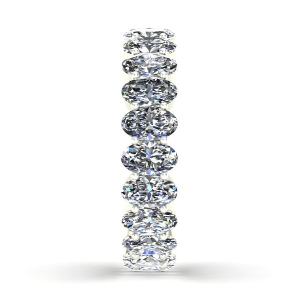 Oval Diamond Band White Gold Stand